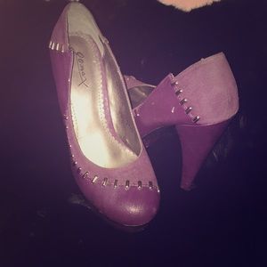 Purple pumps